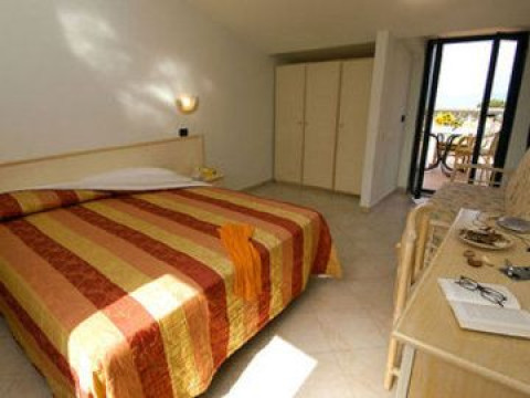 HOTEL EDEN