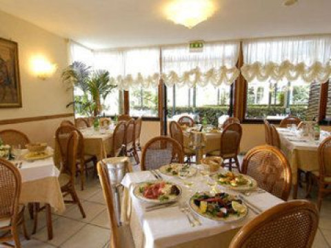 HOTEL EDEN