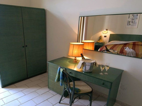 HOTEL EDEN