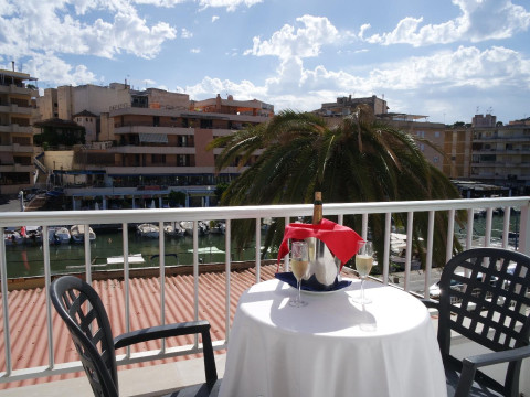 Hotel Es Nautico Suites