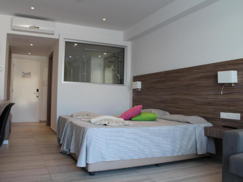Hotel Fedrania Gardens