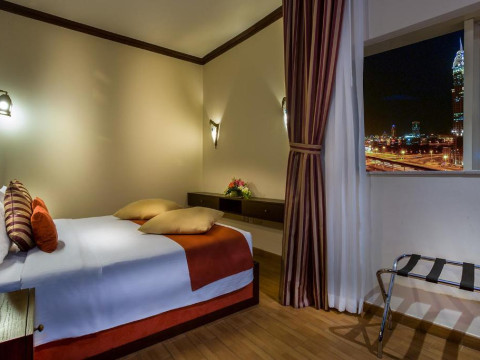 Hotel First Central Suites