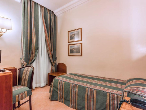 FLORIDIA HOTEL