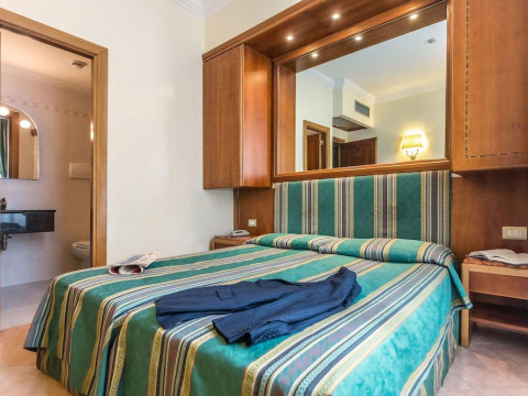 FLORIDIA HOTEL