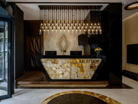 GLEAM BOMONTI HOTEL