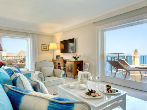 Hotel Grand Royal