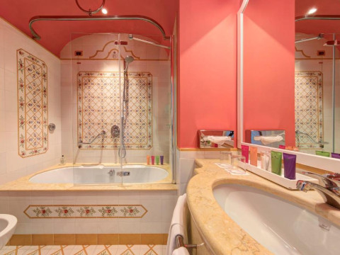 Hotel Grand Royal