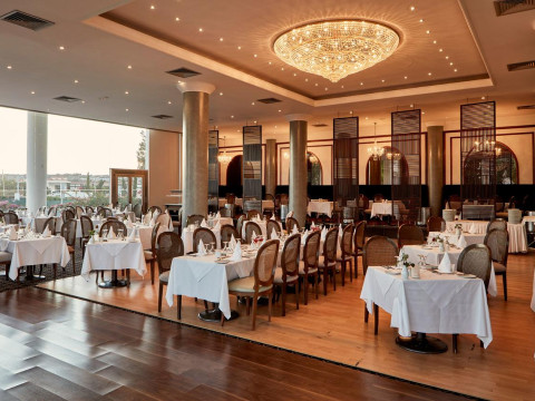 Hotel Grecian Park