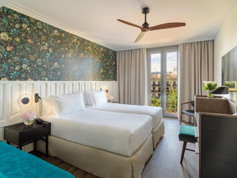 Hotel H10 Casanova