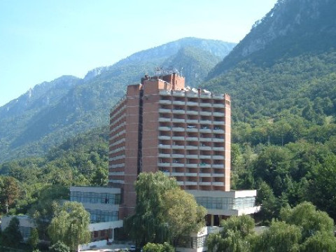 Bacolux Diana Resort CMD