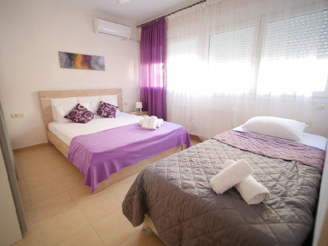 Dream House Vacation Apartment