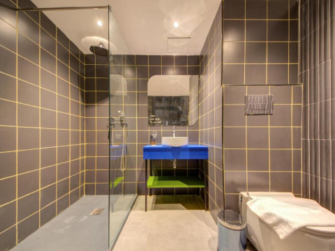 Hotel IKYK