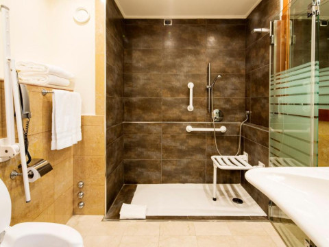 Hotel Ilunion Aqua 4