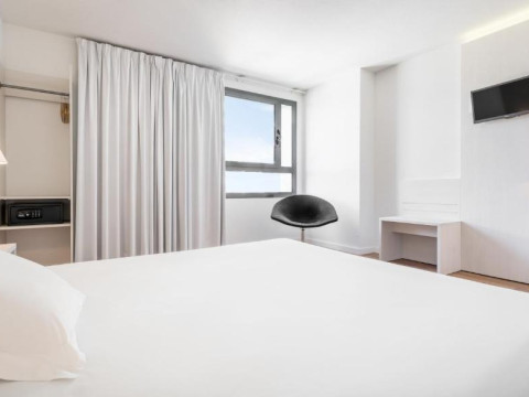 Hotel Ilunion Valencia 3