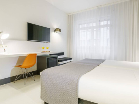 Hotel ILUNION Valencia 3