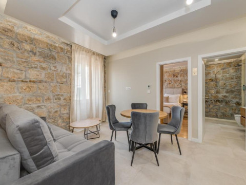 INMOTION LUXURY ROOMS
