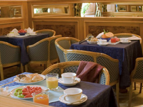 Hotel Joli
