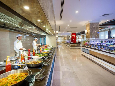 Hotel Karmir Resort & Spa