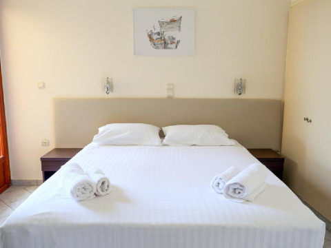 Hotel Karyatides