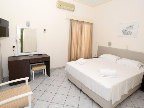 Hotel Karyatides
