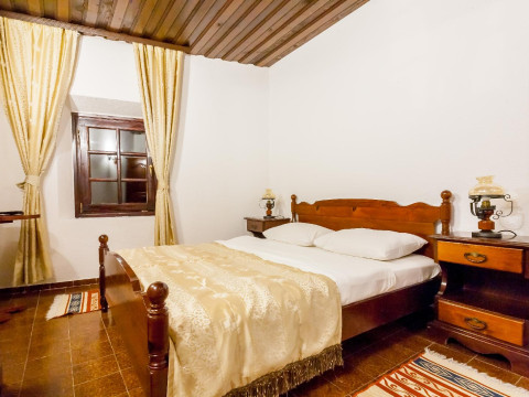 Hotel Kulla E Balshajve