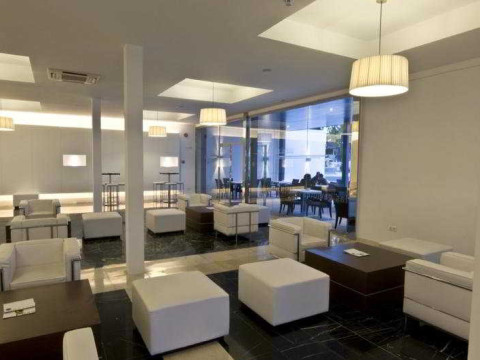 Las Gaviotas Suites Hotel