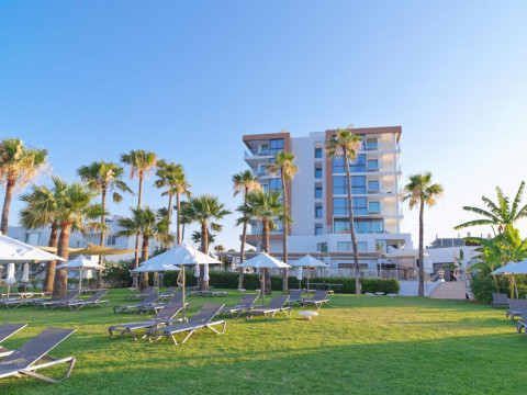 Hotel Leonardo Crystal Cove – Adults Only