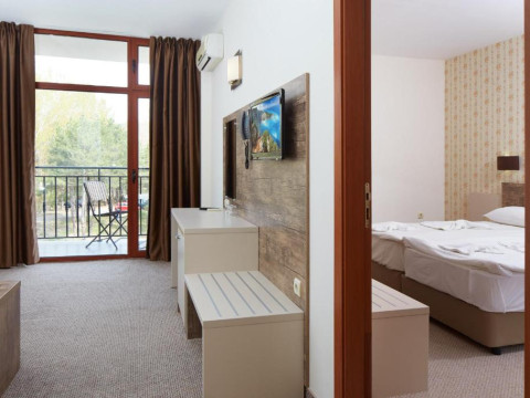 Hotel Lira