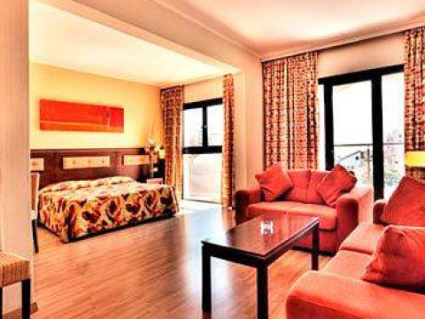 Hotel Livadhiotis City