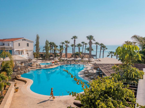 Hotel Louis Althea Beach