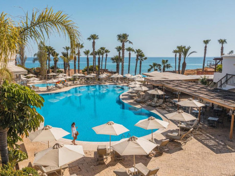 Hotel Louis Althea Beach