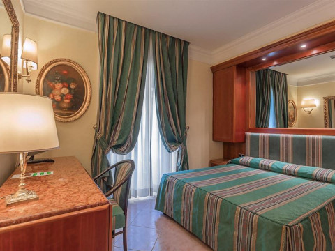 LUCE HOTEL