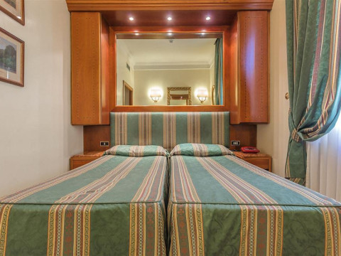 LUCE HOTEL