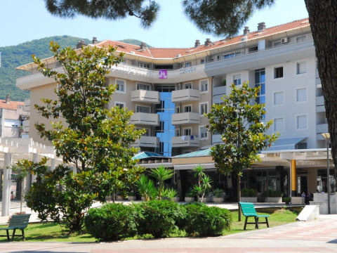 HOTEL MAGNOLIA