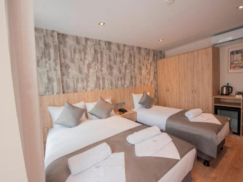 Hotel MAHYA