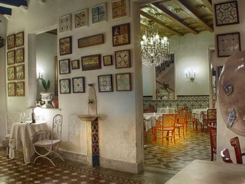 HOTEL MEDIUM ROMANTIC