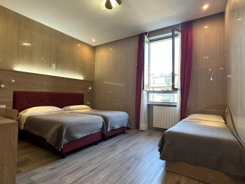 Hotel Midway