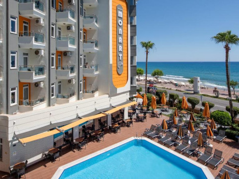 Hotel Monart City