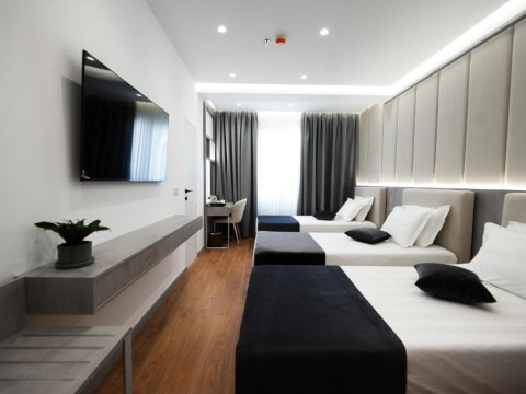 Hotel Naos Luxury