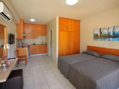 Hotel Nelia Gardens
