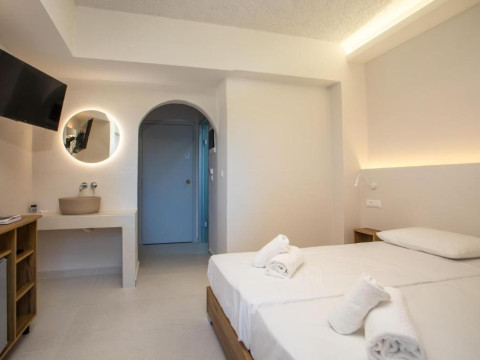 Hotel Nikos BNB