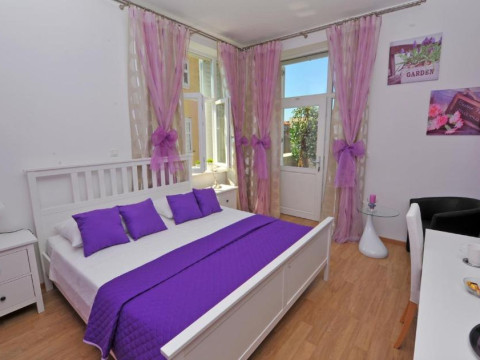 Hotel Nirvana Luxury Rooms