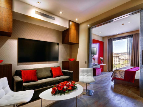 OLIVIA PLAZA HOTEL