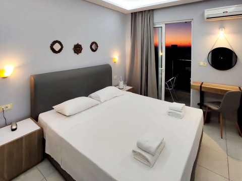 PARTHENON HOTEL 