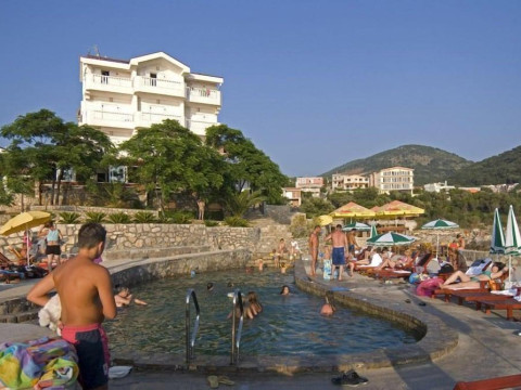 Hotel R