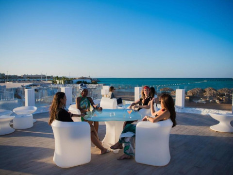 MERAKI RESORT (ADULTS ONLY +16)