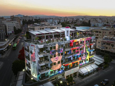 Hotel Rise Street Art