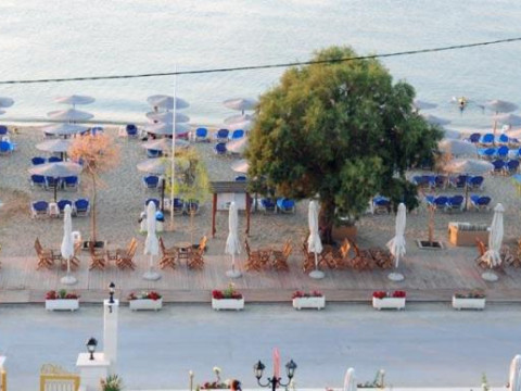 Santa Beach Hotel