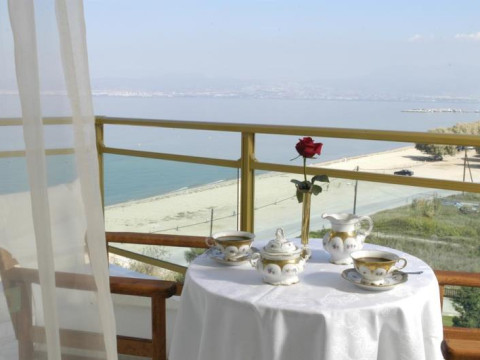Santa Beach Hotel