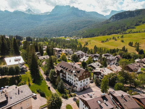 HOTEL SERENA